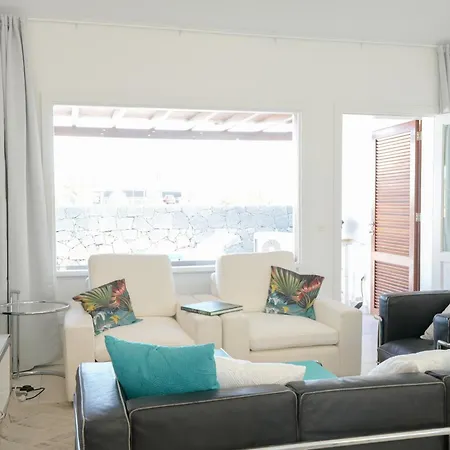 Yasmina Villa *